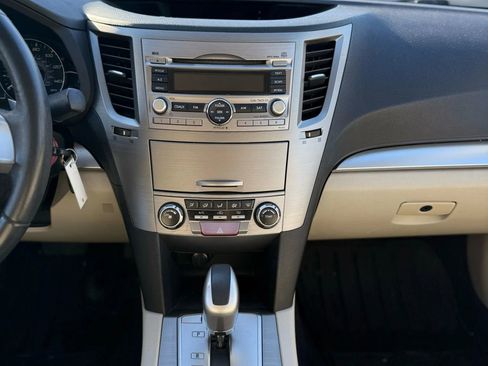 Used 2010 Subaru Legacy 2.5i Premium image 15