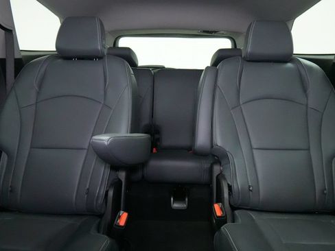 Used 2018 Buick Enclave Premium w/ Experience Buick Package FWD image 22