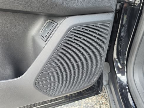 Used 2025 Chevrolet Equinox LT w/ Convenience Package II FWD image 24