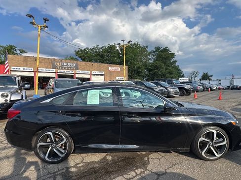 Used 2022 Honda Accord Sport image 4
