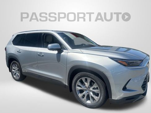 Certified 2024 Toyota Grand Highlander AWD Hybrid image 2