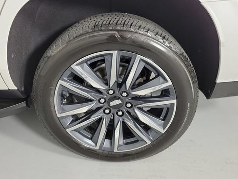 Used 2024 Cadillac Escalade Sport Platinum RWD image 9