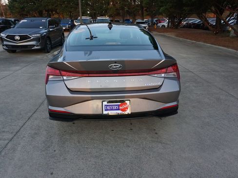 Used 2023 Hyundai Elantra Blue image 19