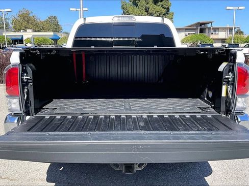 Certified 2023 Toyota Tacoma TRD Off-Road AWD/4WD image 7