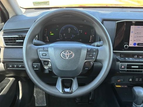 Used 2025 Toyota Camry LE image 14