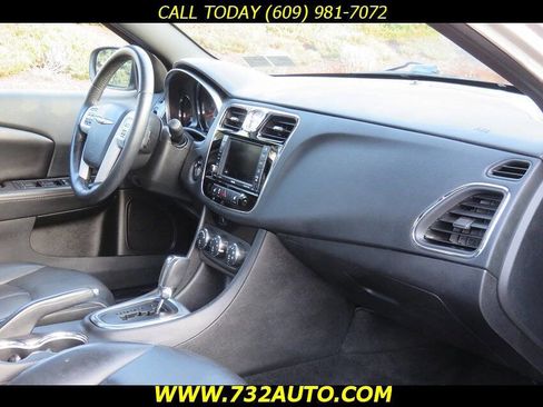 Used 2014 Chrysler 200 Limited w/ Sun/Sound Group image 6