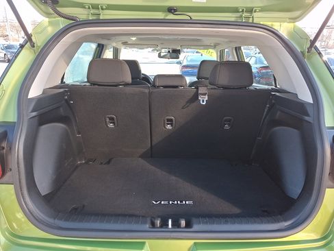 Used 2022 Hyundai Venue SEL image 29