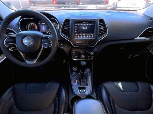 Used 2022 Jeep Cherokee Latitude Lux w/ Mopar Interior Package AWD/4WD image 15