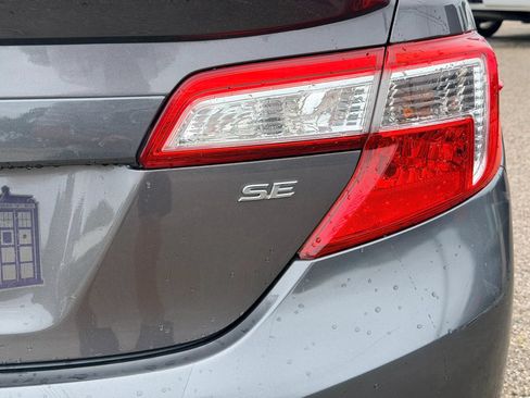 Used 2014 Toyota Camry SE w/ Protection Package FWD image 8