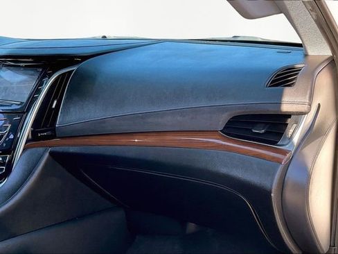 Used 2020 Cadillac Escalade Luxury image 19