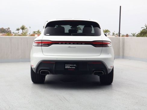 Certified 2025 Porsche Macan AWD/4WD image 10