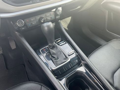 Used 2025 Jeep Compass Limited image 42