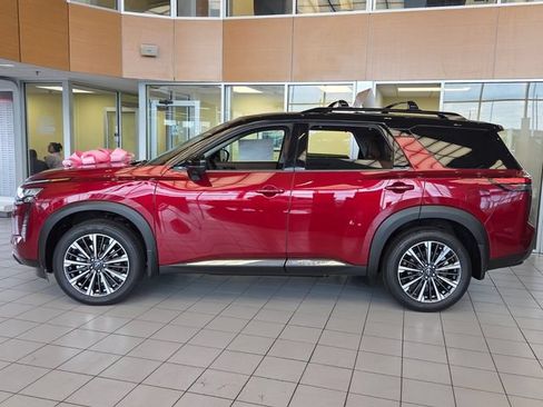 New 2026 Nissan Pathfinder Platinum FWD image 4