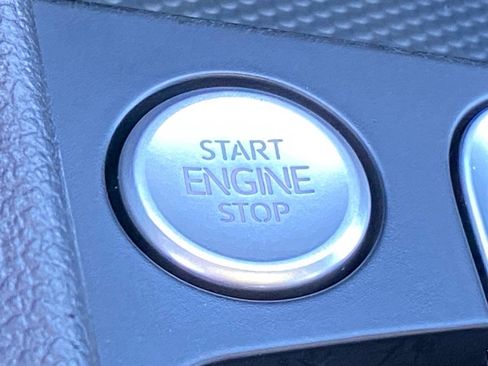 Used 2022 Volkswagen Jetta SE image 16