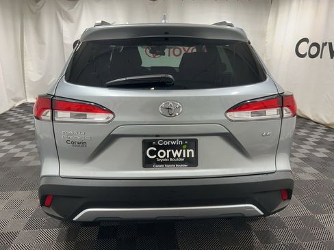 Used 2024 Toyota Corolla Cross LE image 6