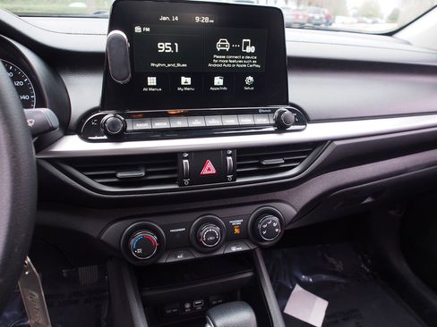 Used 2020 Kia Forte LXS image 24