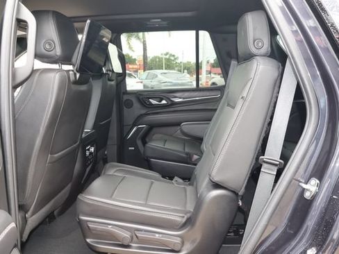 Used 2024 GMC Yukon Denali w/ Advanced Technology Package AWD/4WD image 17