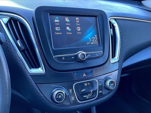 Used 2018 Chevrolet Malibu LT image 35