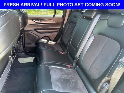 Used 2024 Jeep Grand Cherokee Altitude AWD/4WD image 21