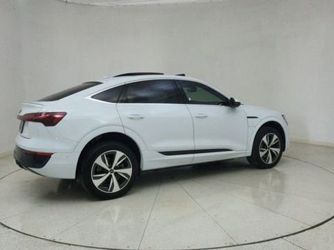 Used 2024 Audi Q8 e-tron Premium Plus w/ Premium Plus Package image 70