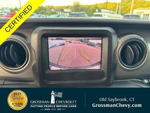 Used 2022 Jeep Wrangler Unlimited Sport AWD/4WD image 3