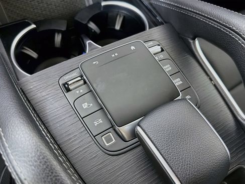 Used 2025 Mercedes-Benz GLE 450 4MATIC image 19