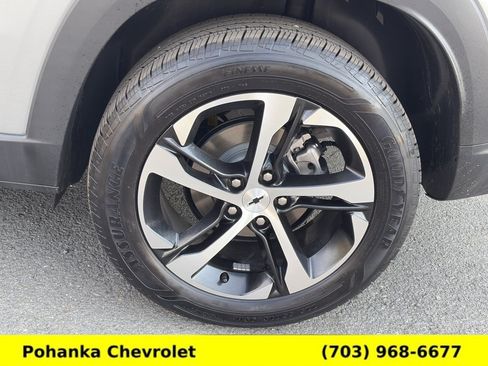 Used 2026 Chevrolet Trax RS w/ Sunroof Package FWD image 31