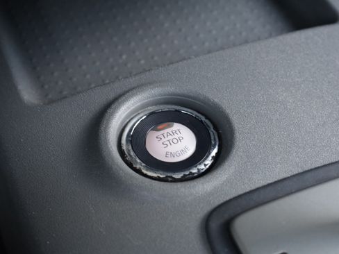 Used 2020 Nissan Frontier SV RWD image 19