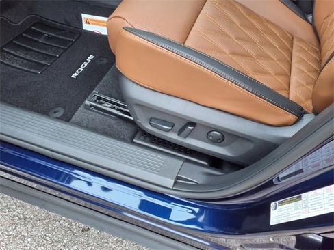 New 2025 Nissan Rogue Platinum w/ Tech Package image 6