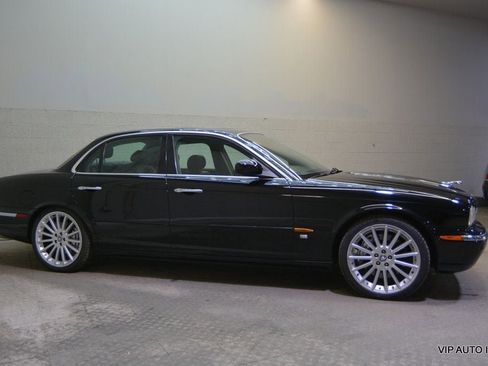 Used 2004 Jaguar XJ8 RWD image 28