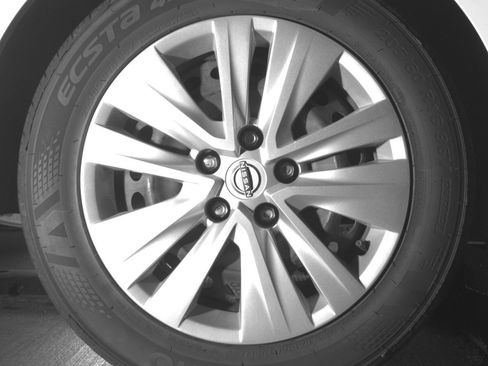 Used 2025 Nissan Sentra S FWD image 15