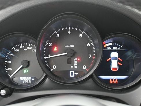 Used 2022 Porsche Macan image 18