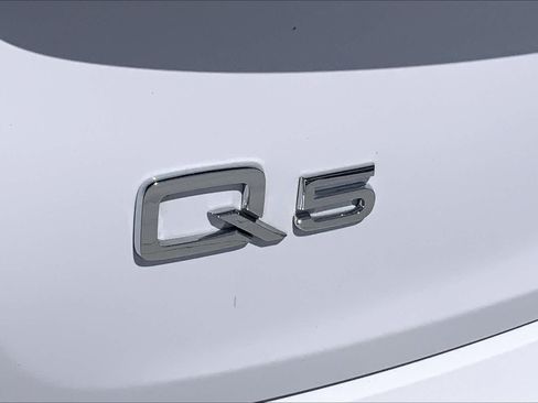 Used 2021 Audi Q5 2.0T Premium Plus w/ Premium Plus Package AWD/4WD image 32
