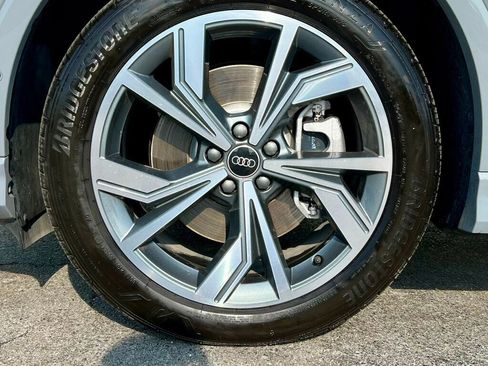 Used 2024 Audi Q4 e-tron Premium Plus w/ Premium Plus image 30