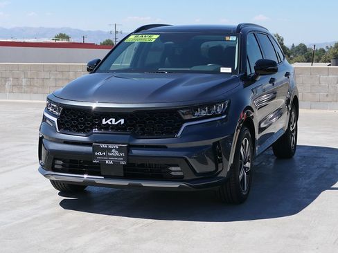 Used 2023 Kia Sorento EX w/ Panoramic Sunroof Package FWD image 7