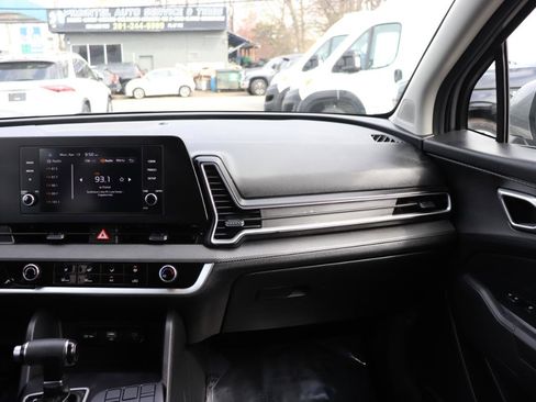 Used 2024 Kia Sportage LX image 18
