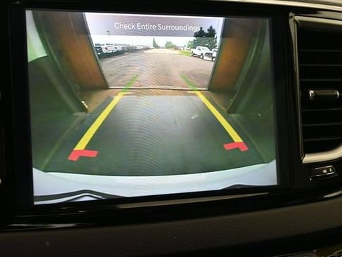 Used 2023 Chrysler Pacifica Touring-L FWD image 29
