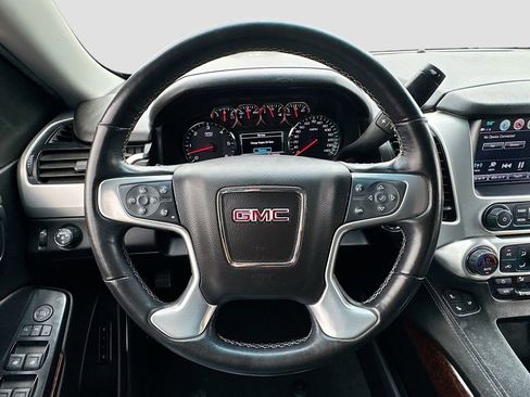 Used 2020 GMC Yukon XL SLT w/ Premium Edition image 13