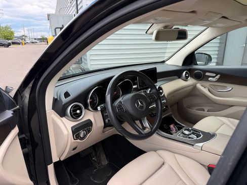 Used 2019 Mercedes-Benz GLC 300 4MATIC image 8