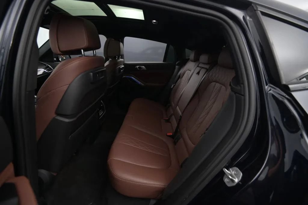 Used 2023 BMW X6 xDrive40i w/ M Sport Package AWD/4WD image 44