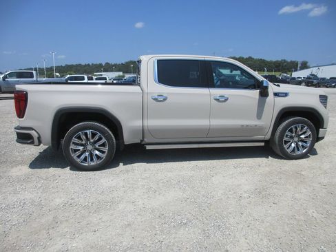 New 2026 GMC Sierra 1500 Denali w/ Denali Reserve Package AWD/4WD image 3