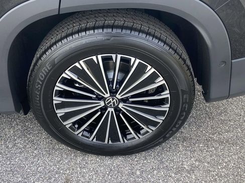 New 2026 Volkswagen Tiguan S FWD image 7