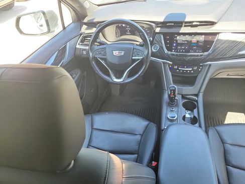 Used 2023 Cadillac XT6 Premium Luxury w/ Technology Package AWD/4WD image 18