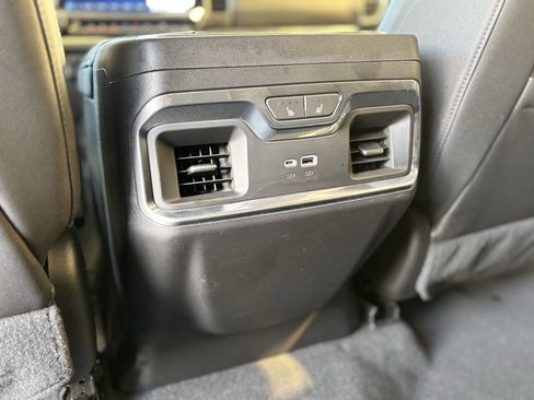 Used 2022 Chevrolet Silverado 1500 LTZ w/ Technology Package image 22