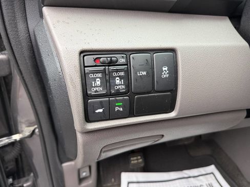 Used 2017 Honda Odyssey Touring image 17