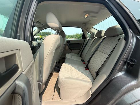 Used 2011 Ford Focus SE FWD image 30