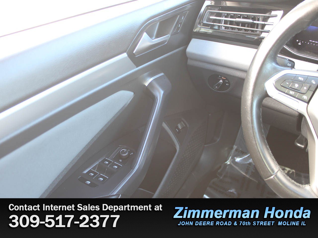Used 2025 Volkswagen Jetta SE FWD image 13