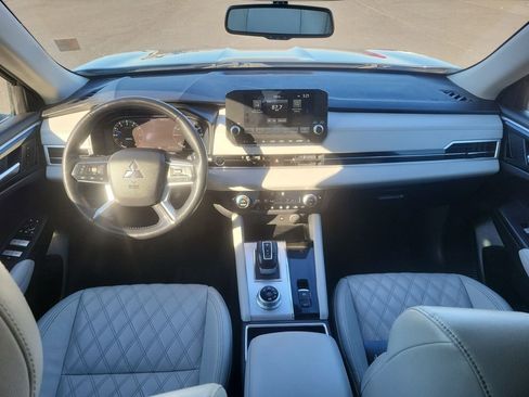 Used 2023 Mitsubishi Outlander SEL AWD/4WD image 14