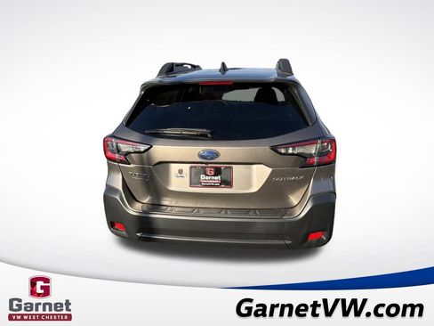 Used 2024 Subaru Outback Premium image 4