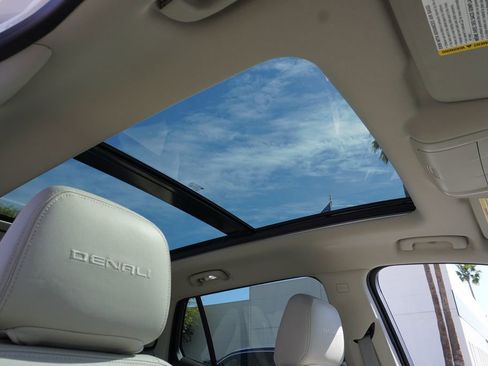 Used 2020 GMC Terrain Denali w/ Denali Premium Package image 13